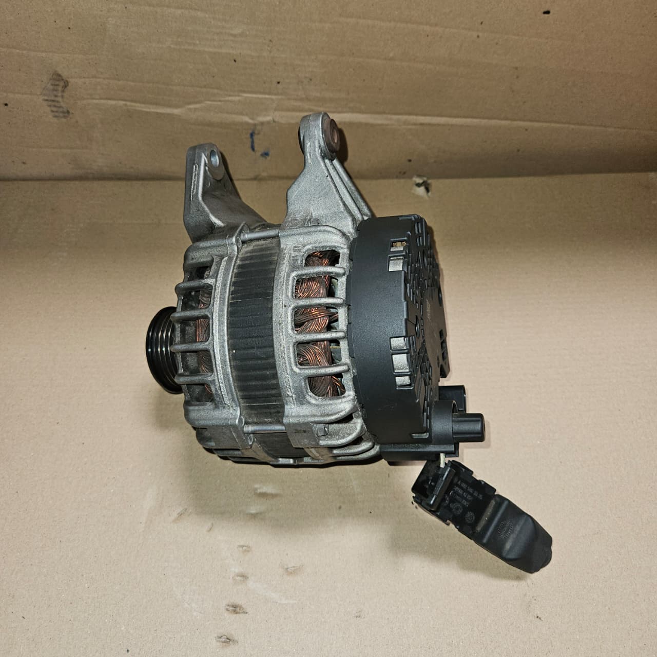 2015-2018 Mercedes-Benz C300 Alternator A0009067703 W205 C300 C253 GLC350 OEM