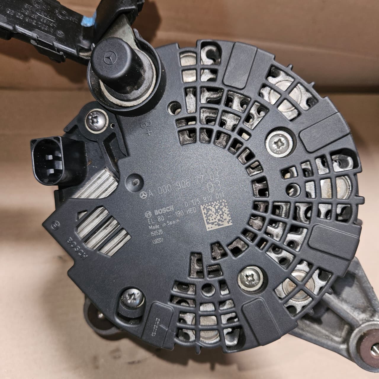 2015-2018 Mercedes-Benz C300 Alternator A0009067703 W205 C300 C253 GLC350 OEM