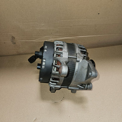 2015-2018 Mercedes-Benz C300 Alternator A0009067703 W205 C300 C253 GLC350 OEM