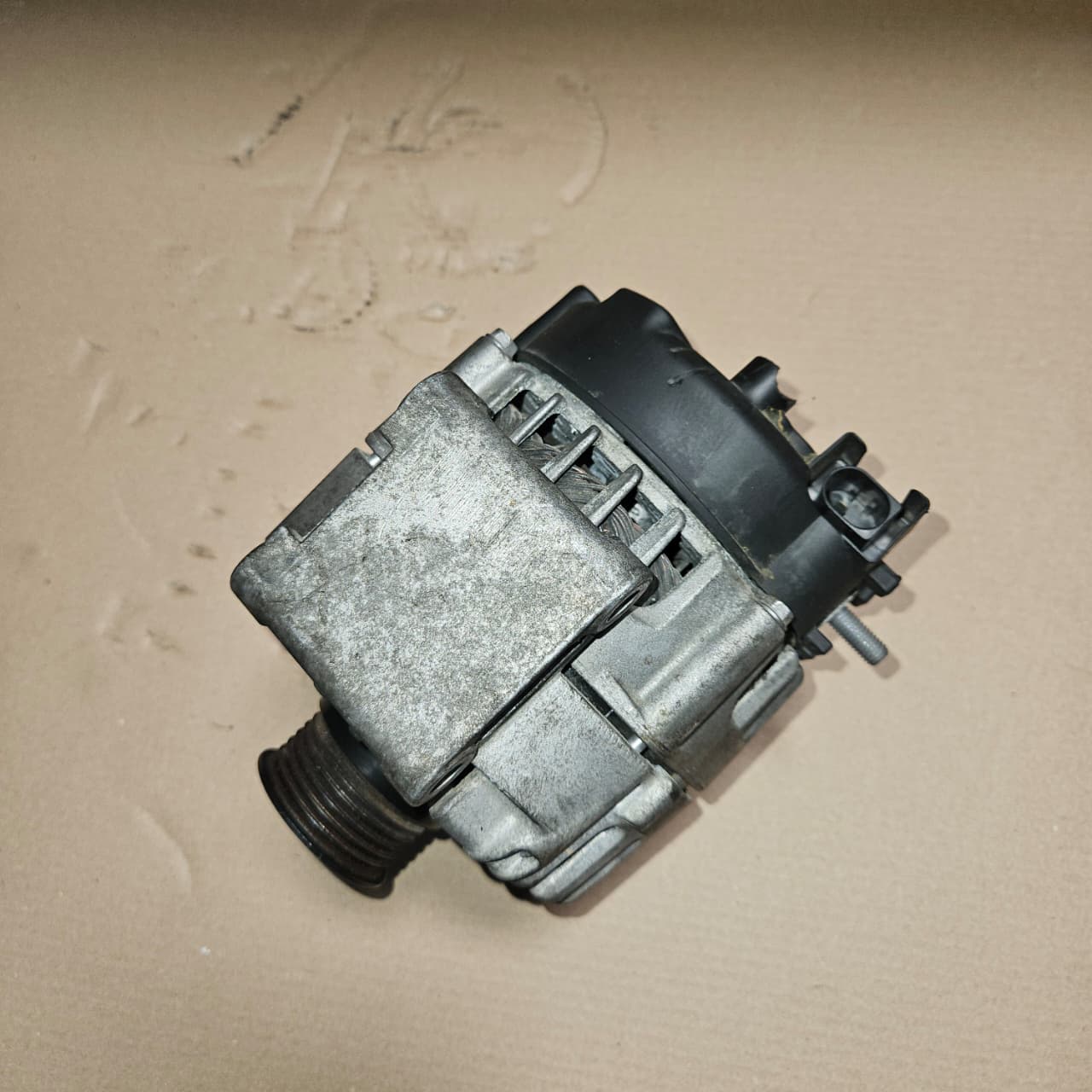 2014-2016 Mercedes-Benz E250 Alternator A0009062822 W212 E-Class X253 W447 Vito OEM