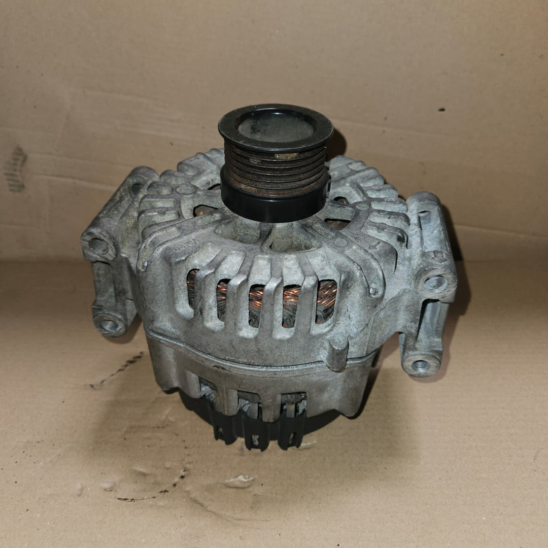 2014-2016 Mercedes-Benz E250 Alternator A0009062822 W212 E-Class X253 W447 Vito OEM
