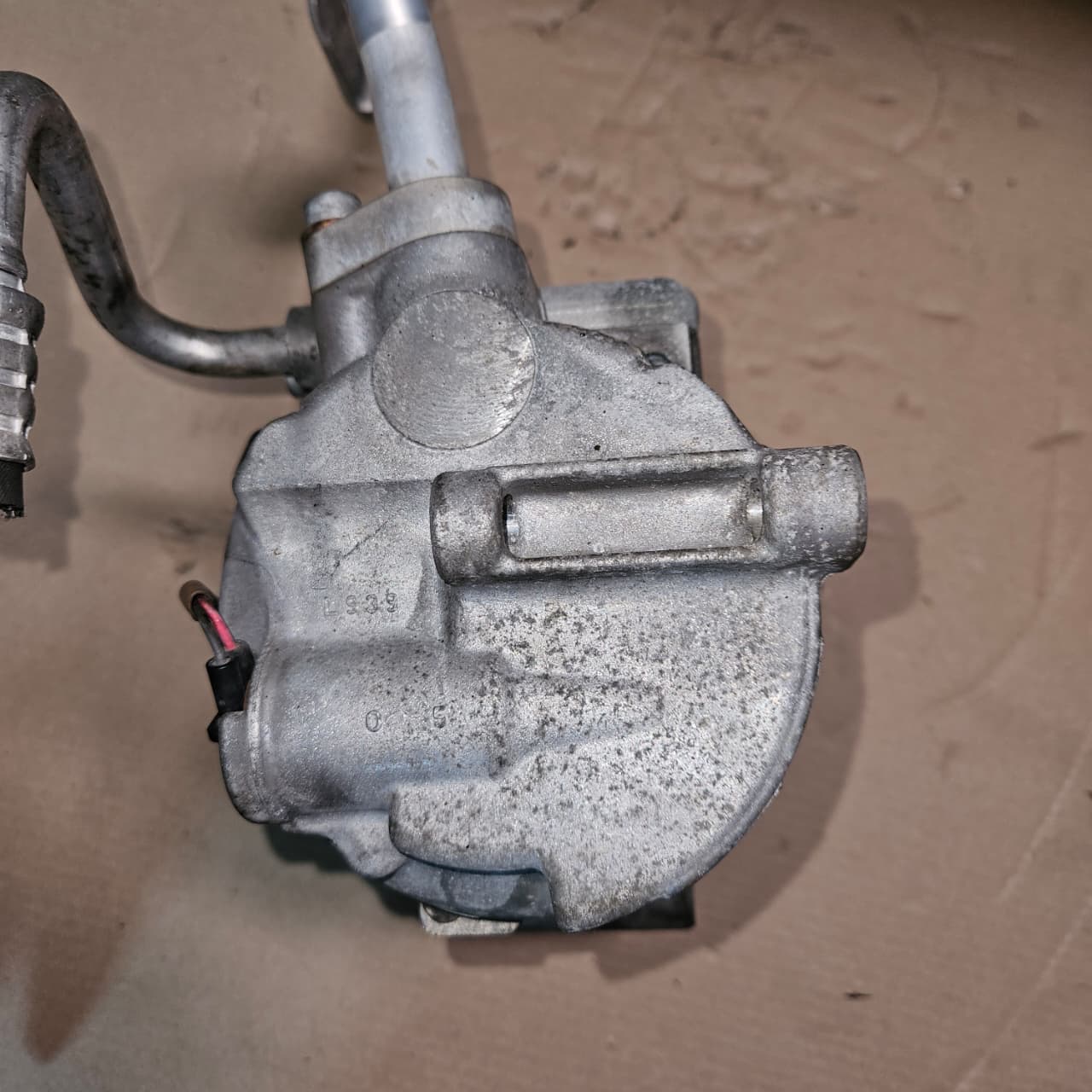 2016 Mercedes-Benz B250 A/C Air Conditioning Compressor A0042300311 W246 W176 OEM