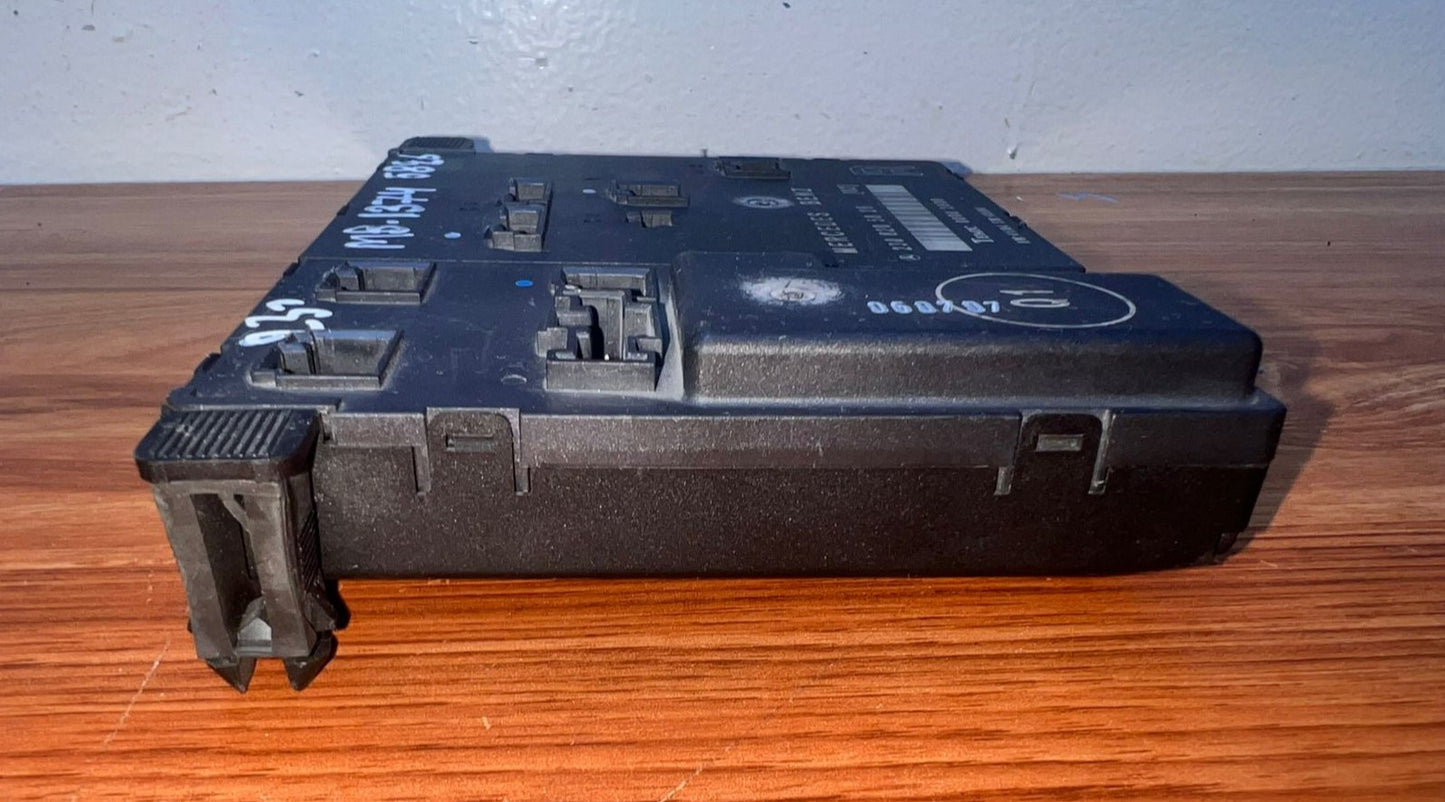 Mercedes-Benz SL-Class R230 Door Central Lock Control Unit FR A2308205826 OEM