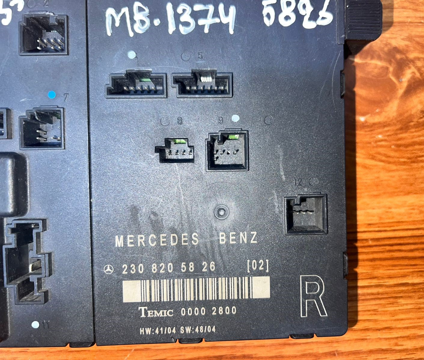 Mercedes-Benz SL-Class R230 Door Central Lock Control Unit FR A2308205826 OEM