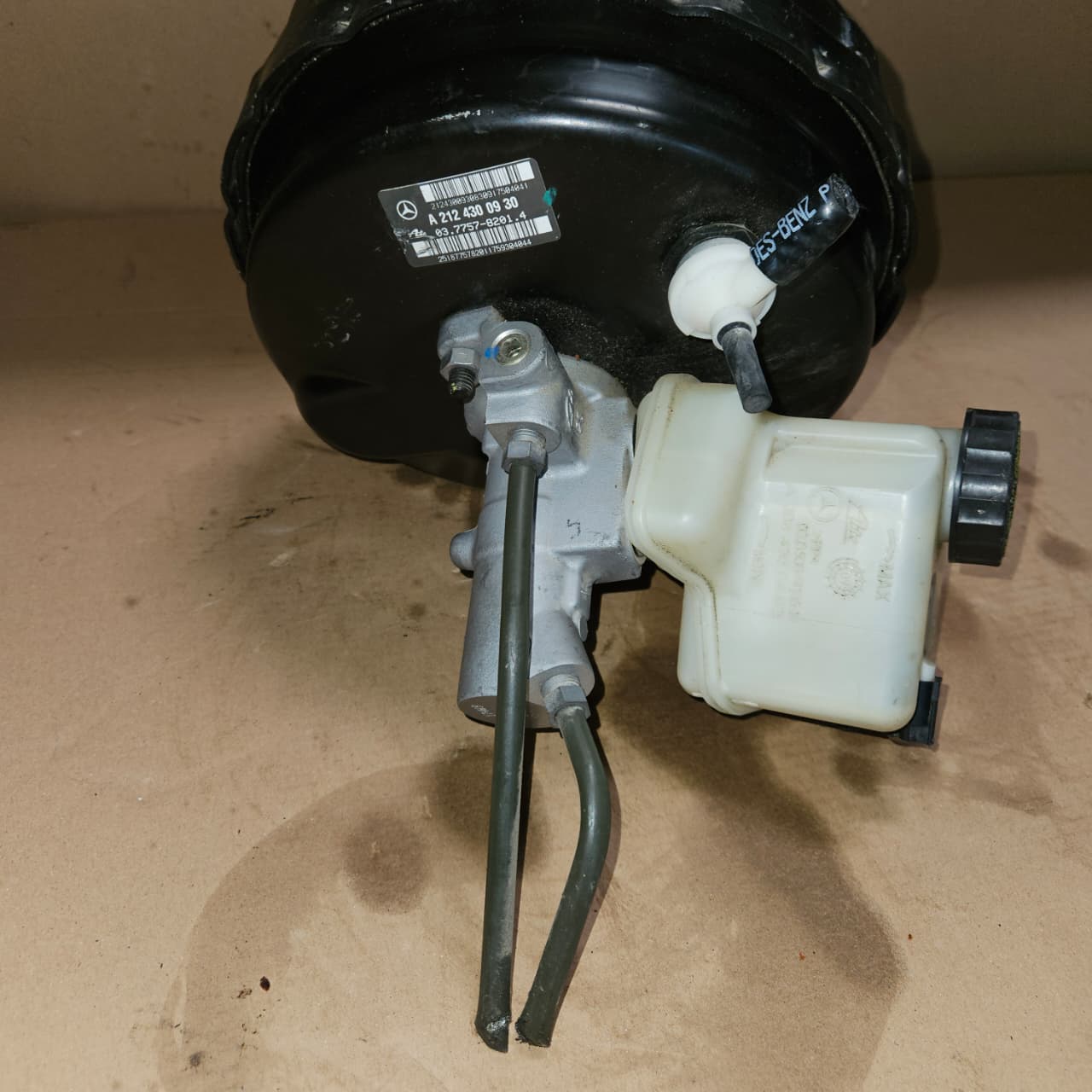 Mercedes-Benz Brake Booster A2124300930 E-Class W212 C-Class W204 OEM