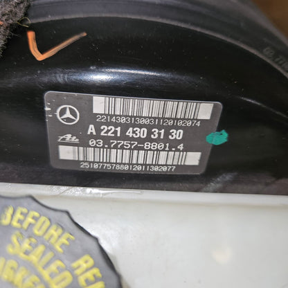2007-2014 Mercedes-Benz S550 Brake Booster A2214303130 W221 S-Class W216 CL OEM