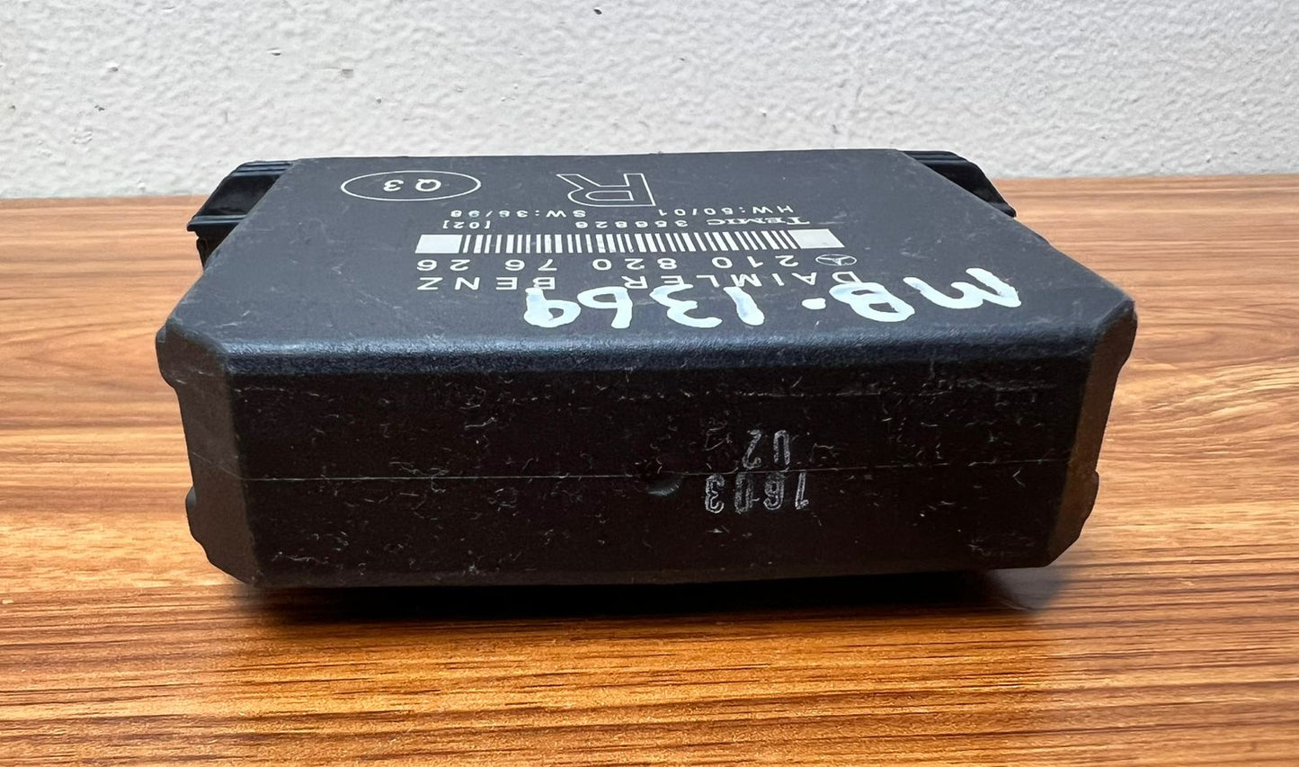 Mercedes-Benz E-Class W210 Front Right Door Control Module A2108207626 OEM