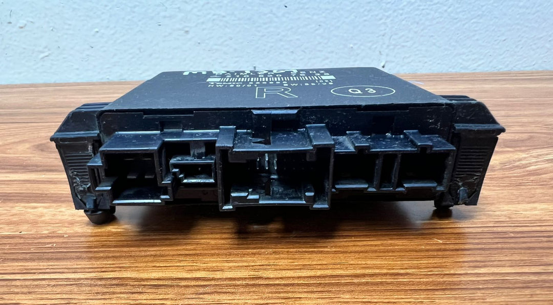 Mercedes-Benz E-Class W210 Front Right Door Control Module A2108207626 OEM