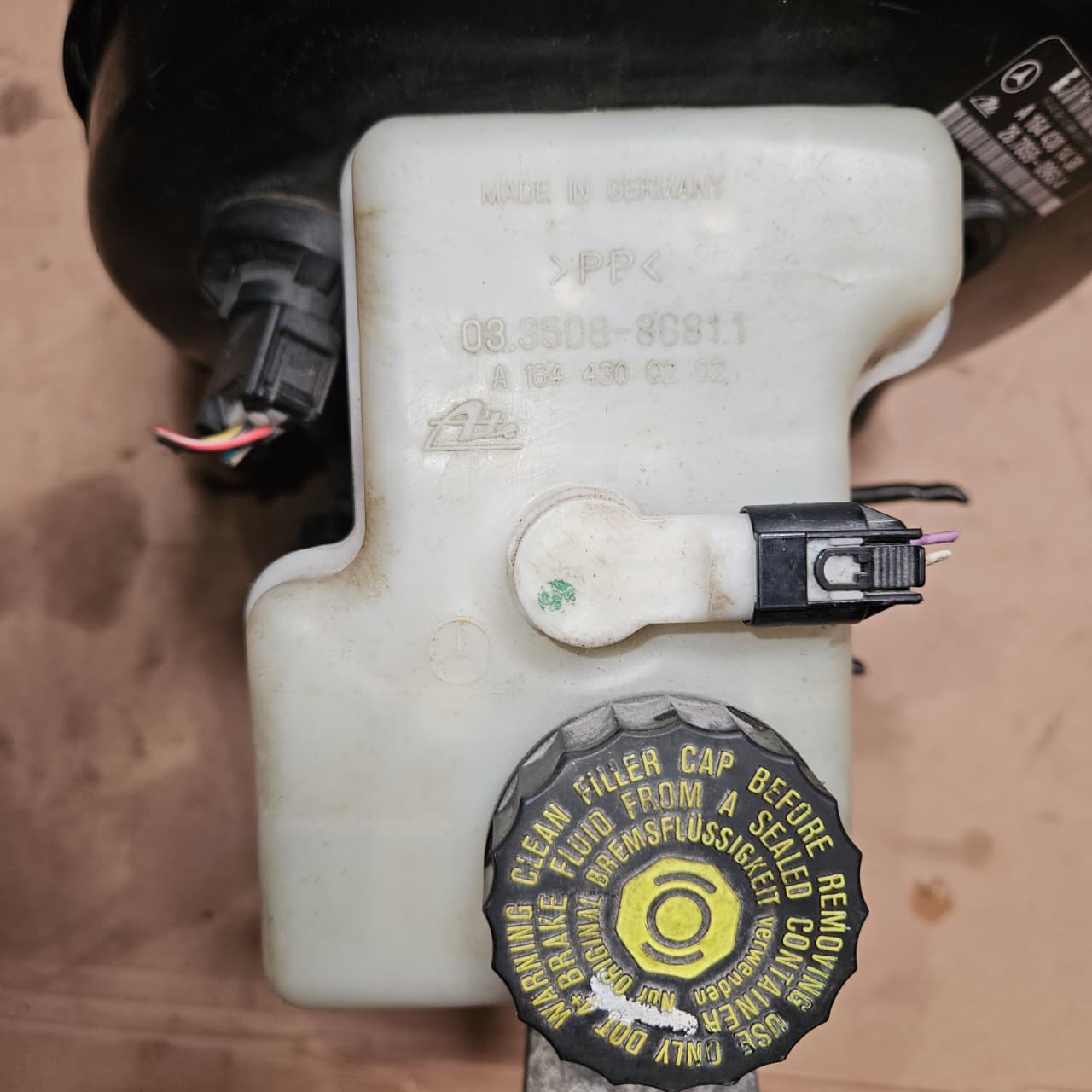 Mercedes-Benz ML320 CDI Brake Booster A1644301430 W164 M-Class OEM