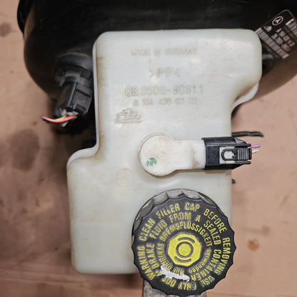 Mercedes-Benz ML320 CDI Brake Booster A1644301430 W164 M-Class OEM