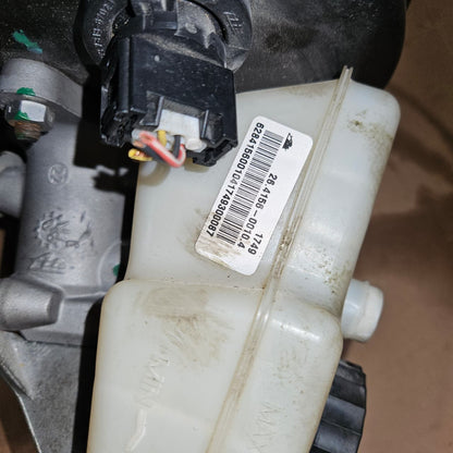 Mercedes-Benz ML320 CDI Brake Booster A1644301430 W164 M-Class OEM
