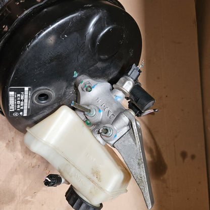 Mercedes-Benz ML320 CDI Brake Booster A1644301430 W164 M-Class OEM