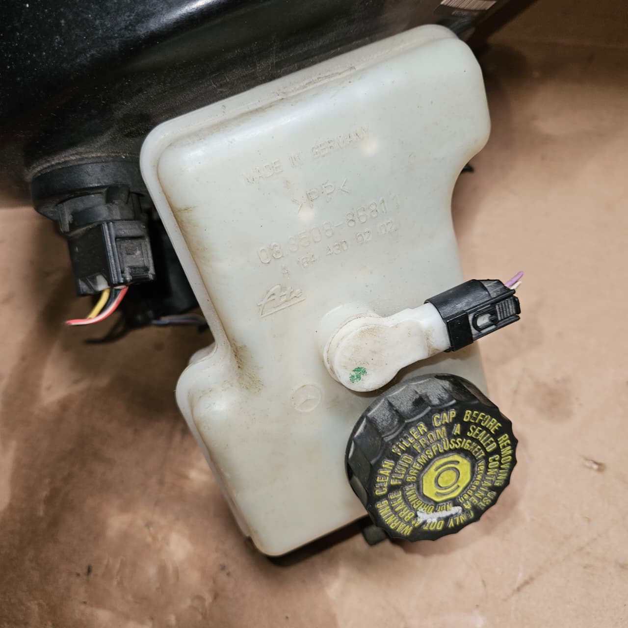 Mercedes-Benz ML320 CDI Brake Booster A1644301430 W164 M-Class OEM