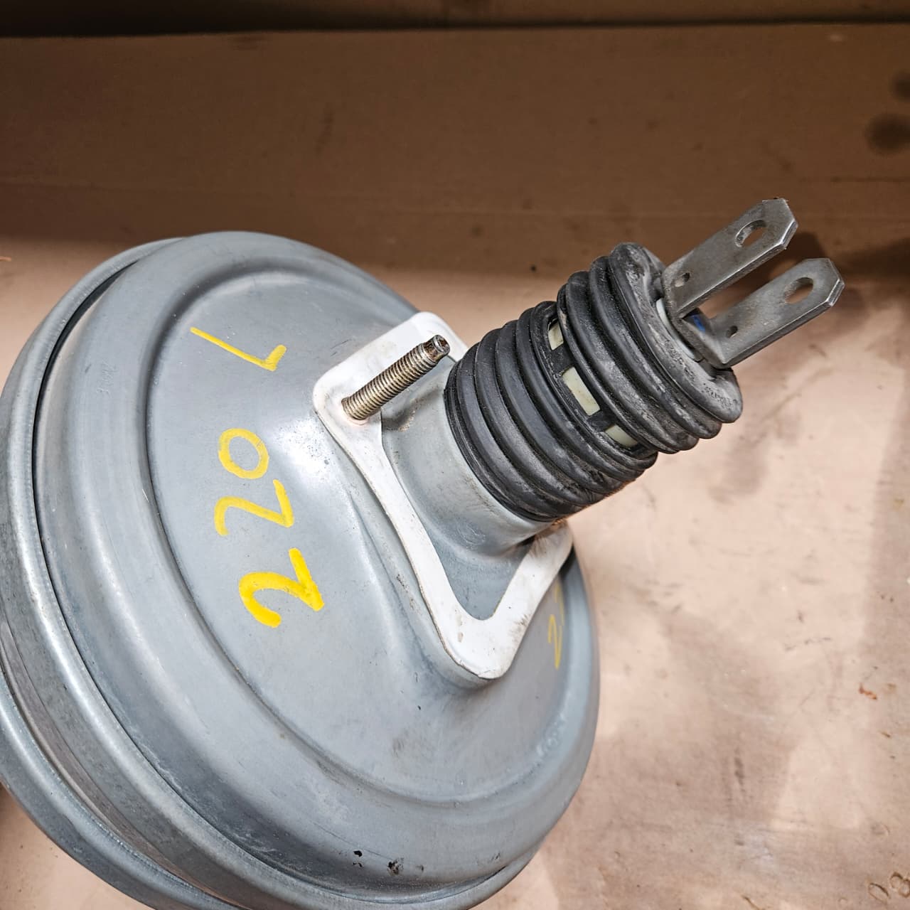 Mercedes-Benz S320 CDI Vacuum Brake Booster A0054302430 W220 S-Class OEM