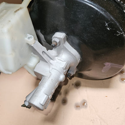 2008-2015 Mercedes-Benz C300 Brake Booster A2044303530 W204 C-Class E-Class OEM