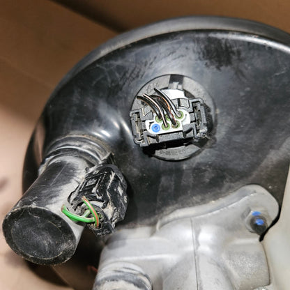 2007-2009 Mercedes-Benz S550 Brake Booster A2214301830 S-Class W221 OEM