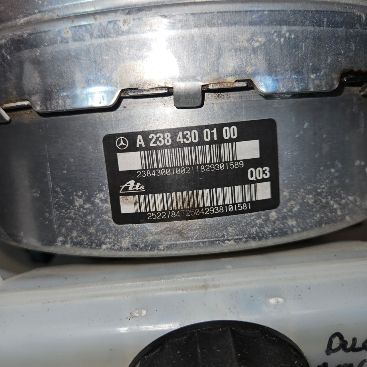 Mercedes-Benz Brake Servo Booster Master Cylinder A2384300100 W238 W205 OEM