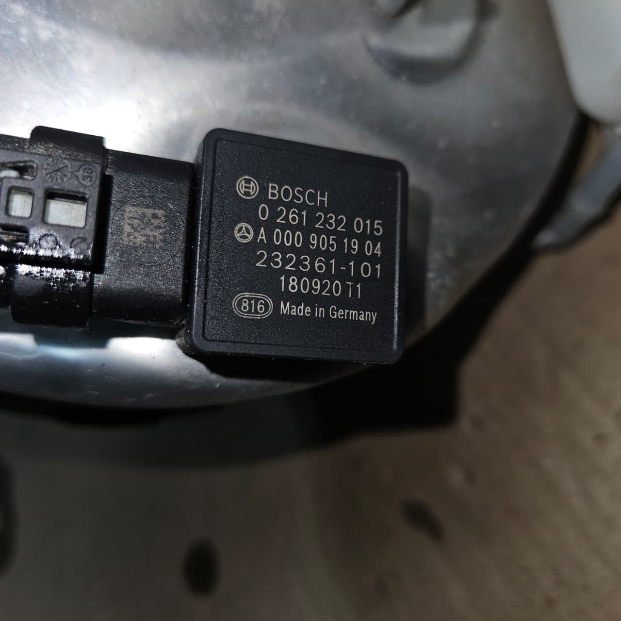 Mercedes-Benz Brake Servo Booster Master Cylinder A2384300100 W238 W205 OEM