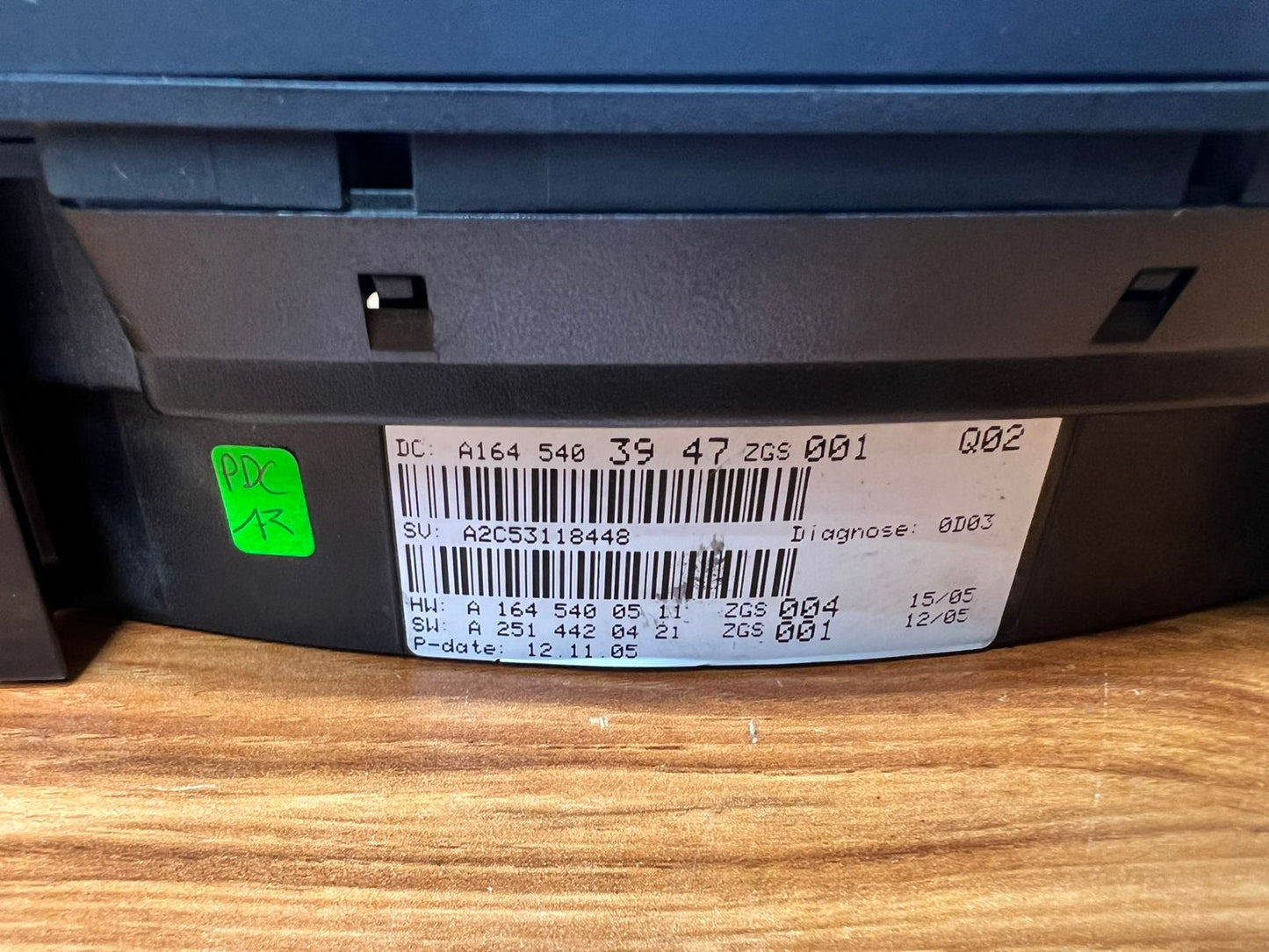 Mercedes-Benz ML-Class Speedometer Instrument Cluster A1645403947 W164 ML GL-Class OEM