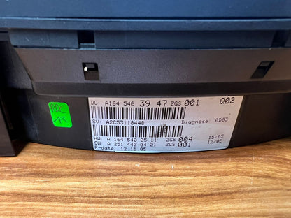 Mercedes-Benz ML-Class Speedometer Instrument Cluster A1645403947 W164 ML GL-Class OEM