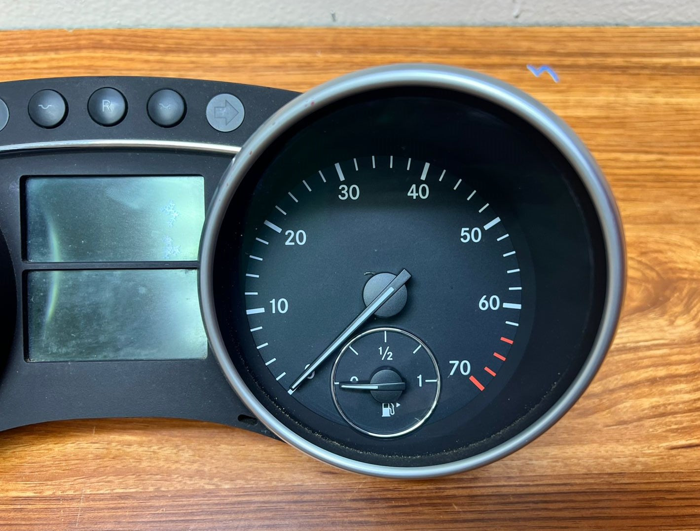Mercedes-Benz ML-Class Speedometer Instrument Cluster A1645403947 W164 ML GL-Class OEM