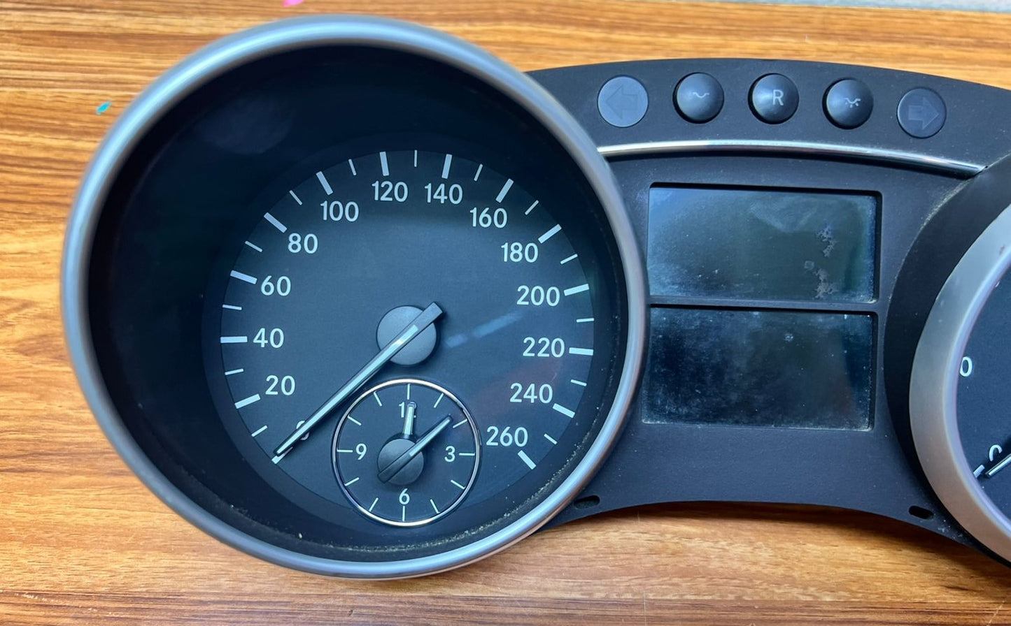 Mercedes-Benz ML-Class Speedometer Instrument Cluster A1645403947 W164 ML GL-Class OEM
