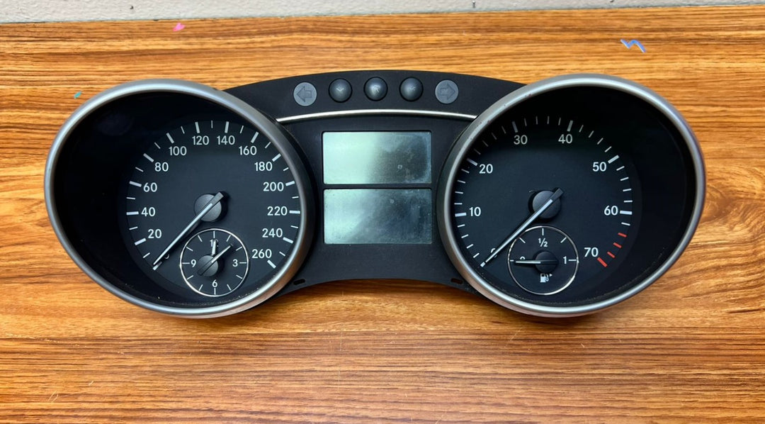 Mercedes-Benz ML-Class Speedometer Instrument Cluster A1645403947 W164 ML GL-Class OEM