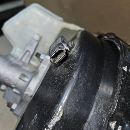 Mercedes-Benz E-Class W212 CLS C218 Brake Booster A2124301130 E350 CGI OEM