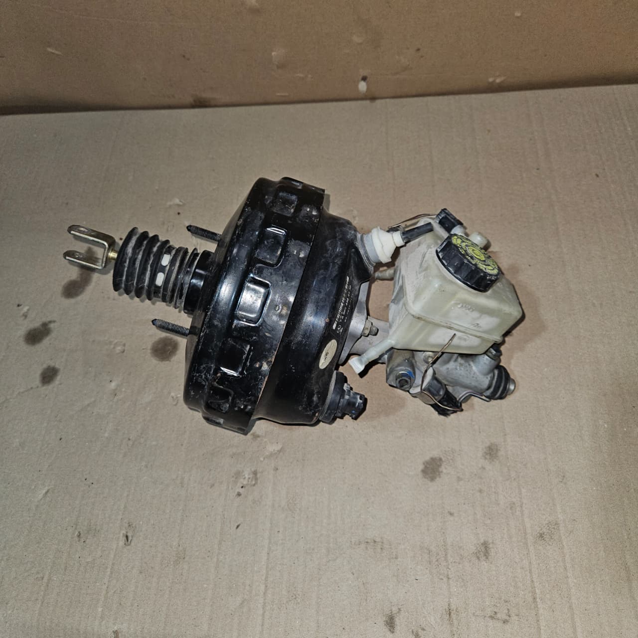 Mercedes-Benz C-Class CLC Brake Booster A0054304930 W203 C-Class OEM