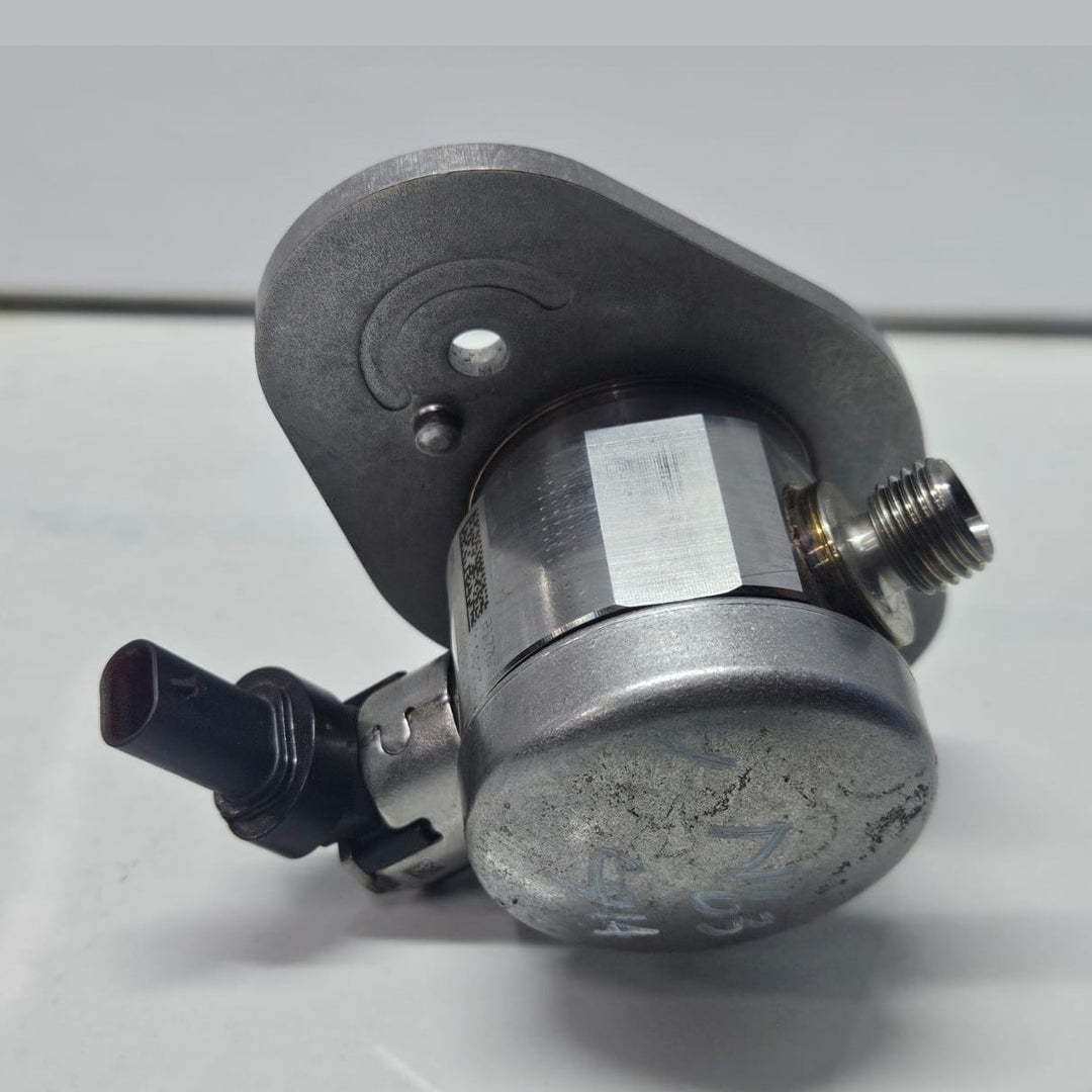 2020 BMW 750i xDrive G14 N63 High Pressure Fuel Pump 8648177 OEM USED
