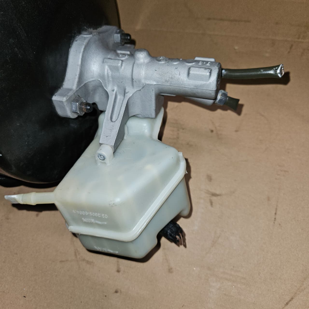 Mercedes-Benz C-Class Brake Booster A2044301130 C-Class W204 and E-Class A207