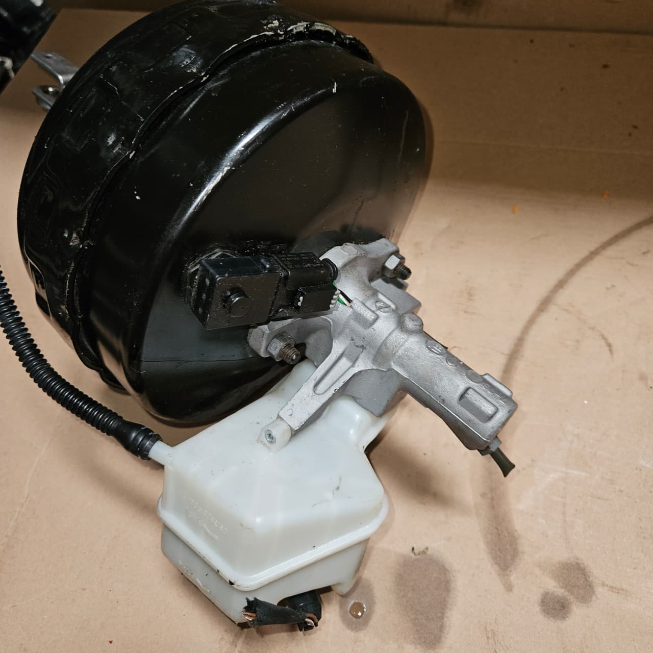 Mercedes-Benz C-Class Brake Booster A2044303630 W204 OEM