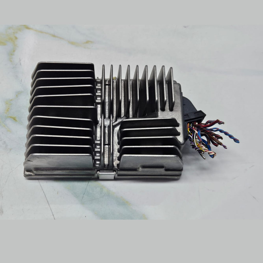 2017-2018 BMW 530i G30 Hifi Audio System Amplifier 6834903 OEM USED