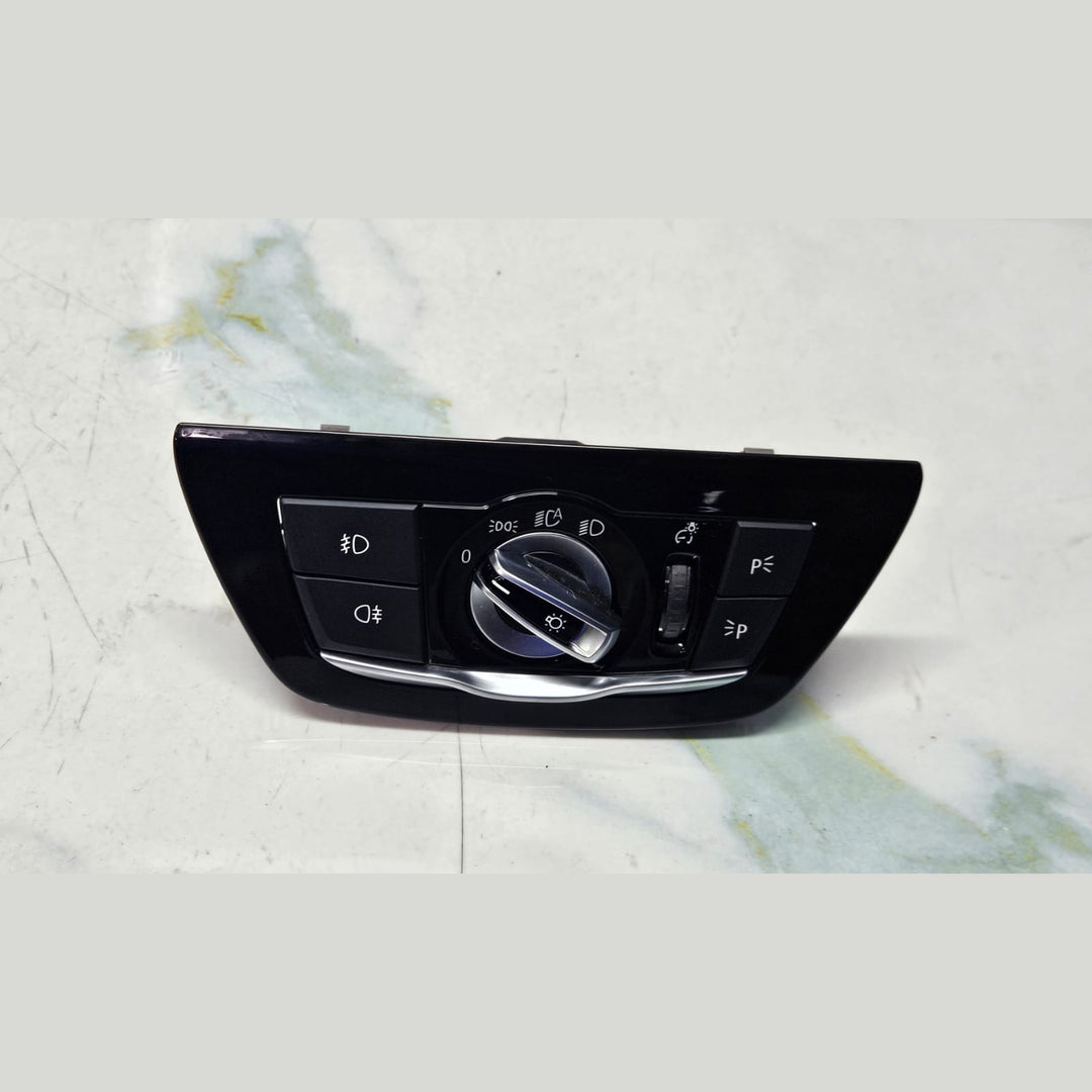 BMW 5 Series G30 G31 F90 Headlight Switch 6841883 OEM USED