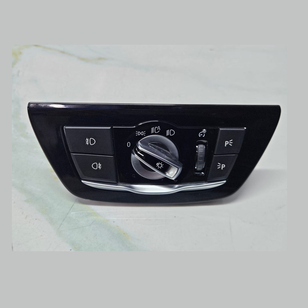 BMW 5 Series G30 G31 F90 Headlight Switch 6841883 OEM USED