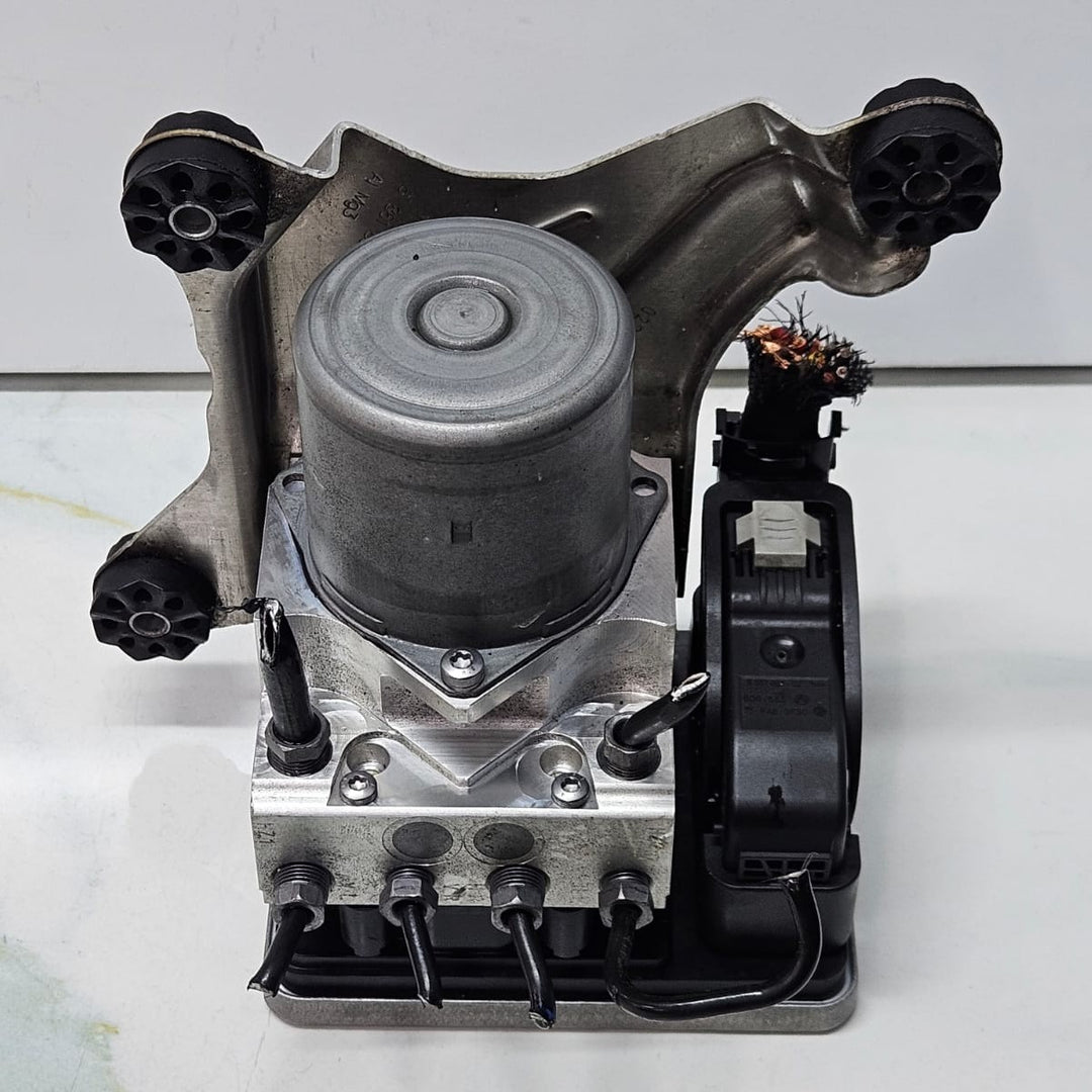 2007-2009 BMW 328i G11 G12 G30 ABS Anti Lock Brake Module & Pump 6886959 OEM USED