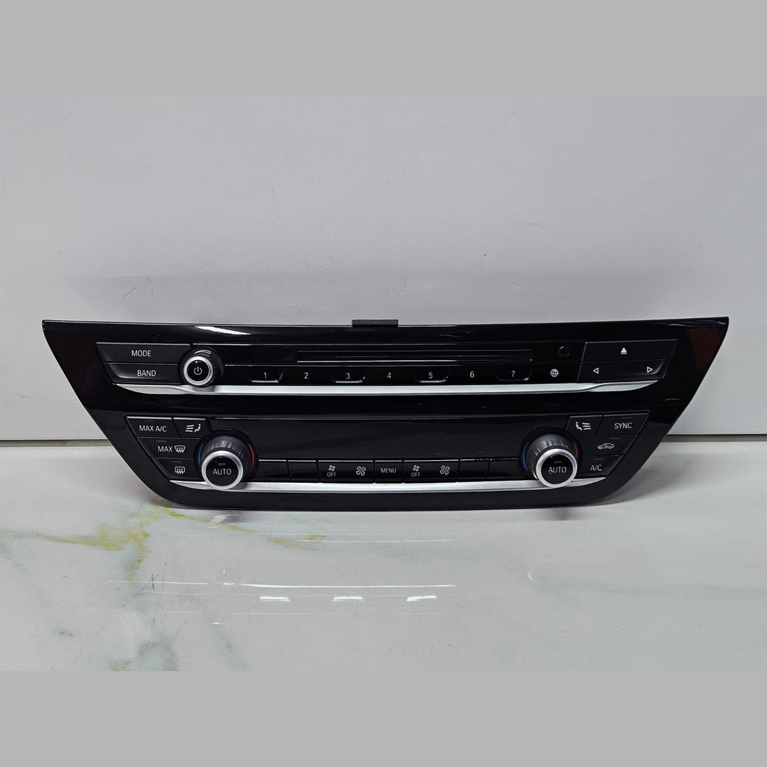2017-18 BMW 540i G30 G31 Front Dash AC Heater Climate Control Unit Panel 6834429 OEM USED