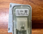 Bild in die Galerieansicht laden, Mercedes-Benz Power Window Switch Rear Right A2229052203 W222 S-Class OEM