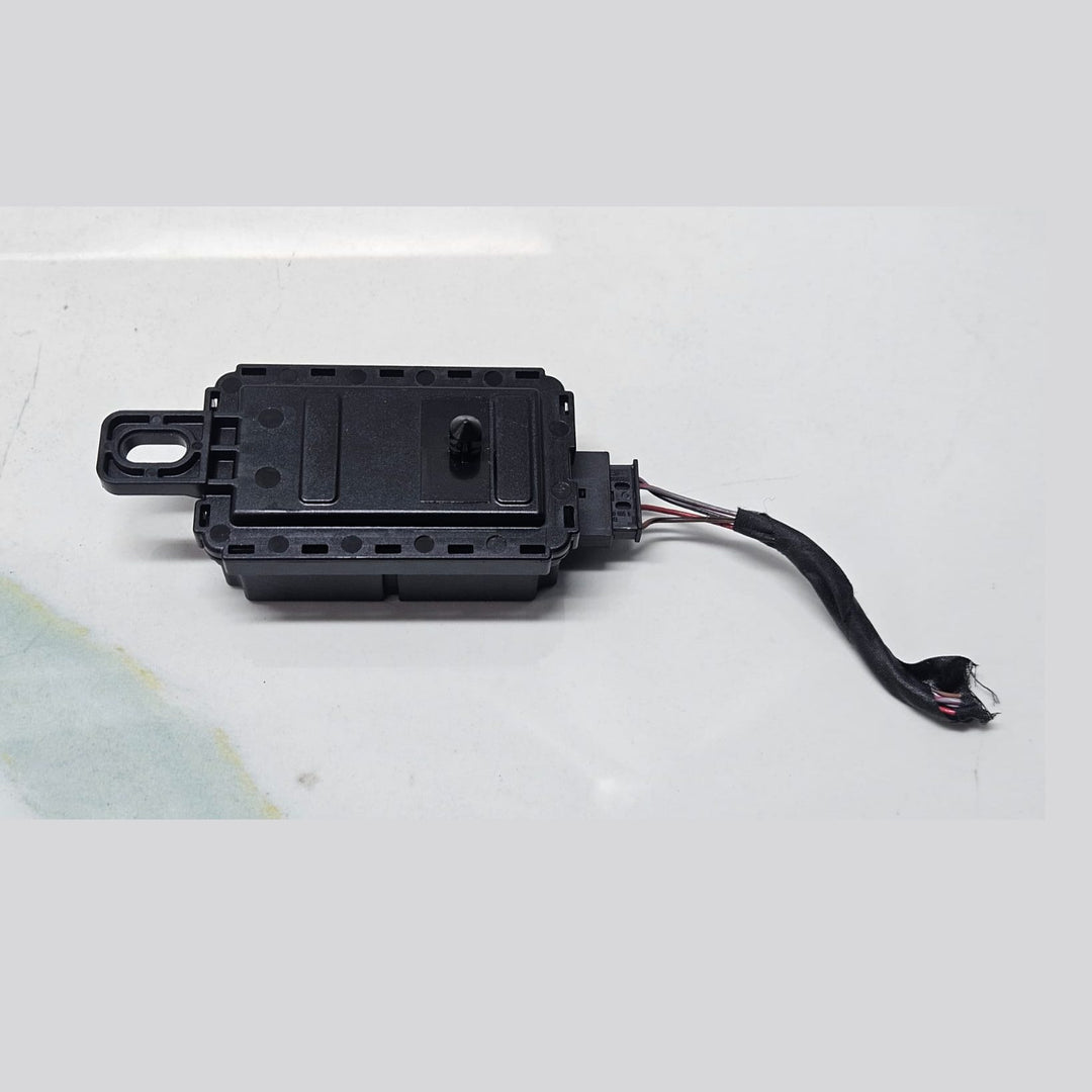2017-2020 BMW 530i G30 G31 G11 G12 Radio Remote Control Receiver 6810213 OEM USED