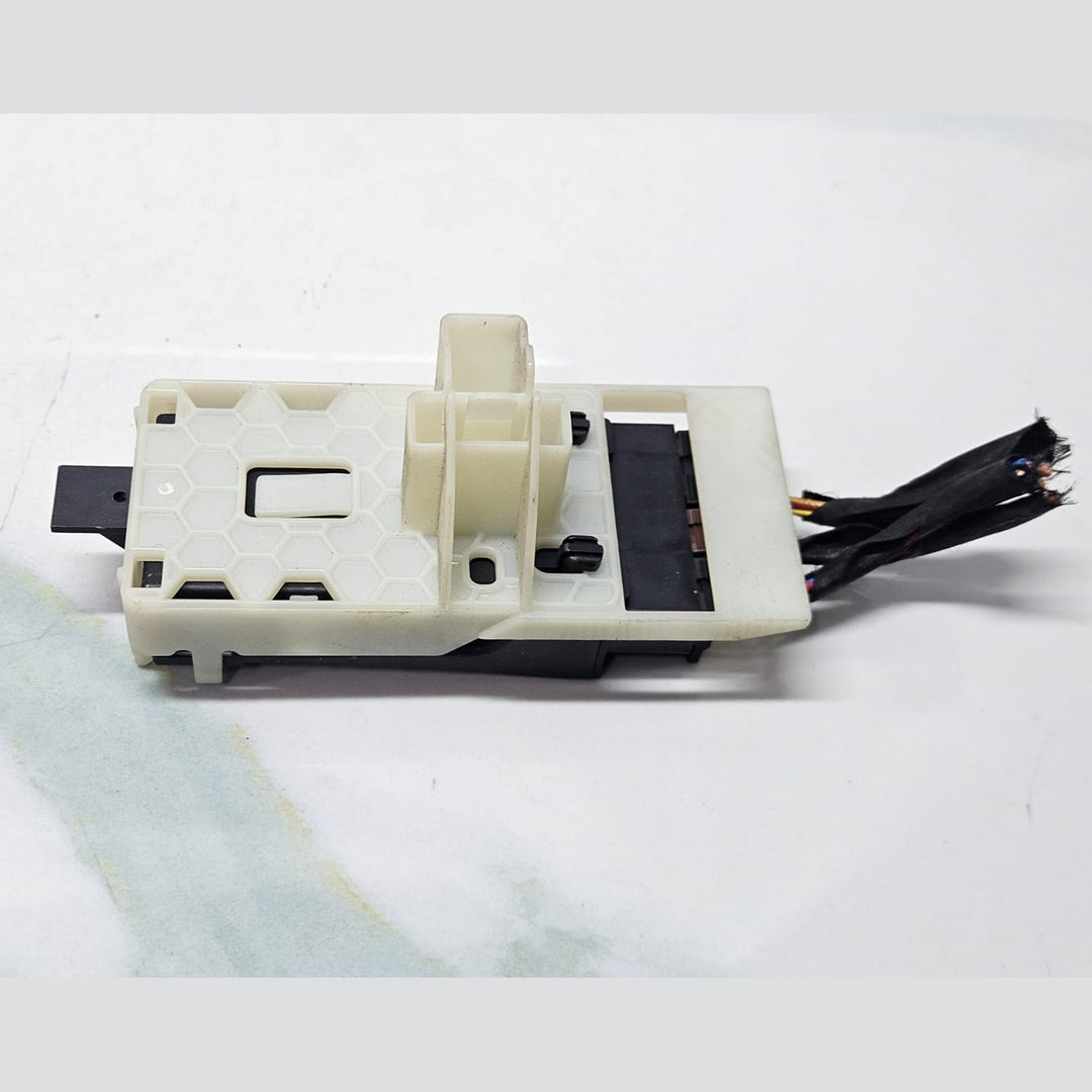 BMW F30 F31 F20 F21 X5 G05 Seat Control Module Rear Left Heated 7490465 OEM USED