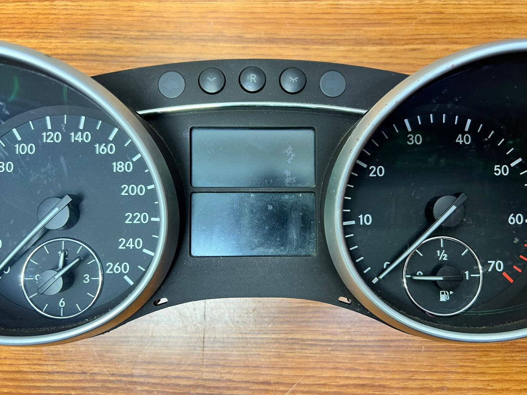 Mercedes-Benz ML-Class Speedometer Instrument Cluster A1645403947 W164 ML GL OEM
