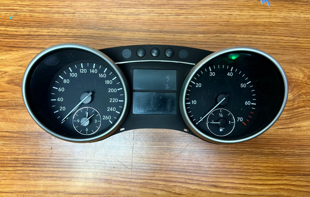 Mercedes-Benz ML-Class Speedometer Instrument Cluster A1645403947 W164 ML GL OEM