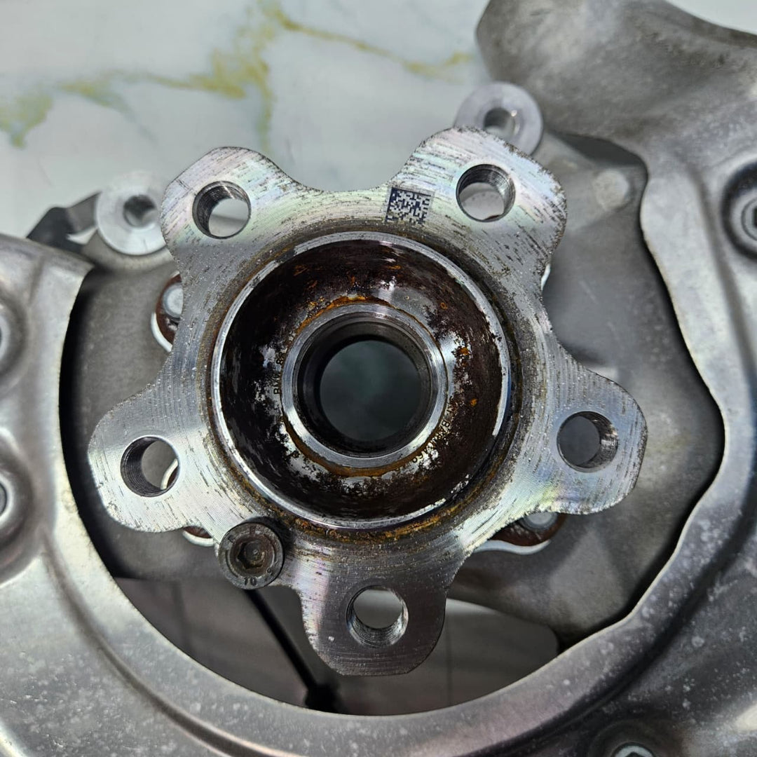 2017-2020 BMW 5 8 Series G30 G31 G15 530i Front Left Wheel Knuckle 6884385