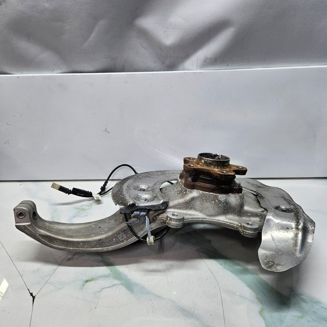 OEM BMW 5 8 Series G30 G14 G15 G16 Front Wheel Hub BEARING Front Right 6884386