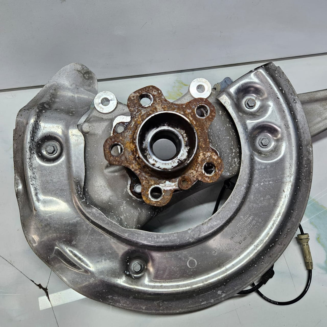 OEM BMW 5 8 Series G30 G14 G15 G16 Front Wheel Hub BEARING Front Right 6884386