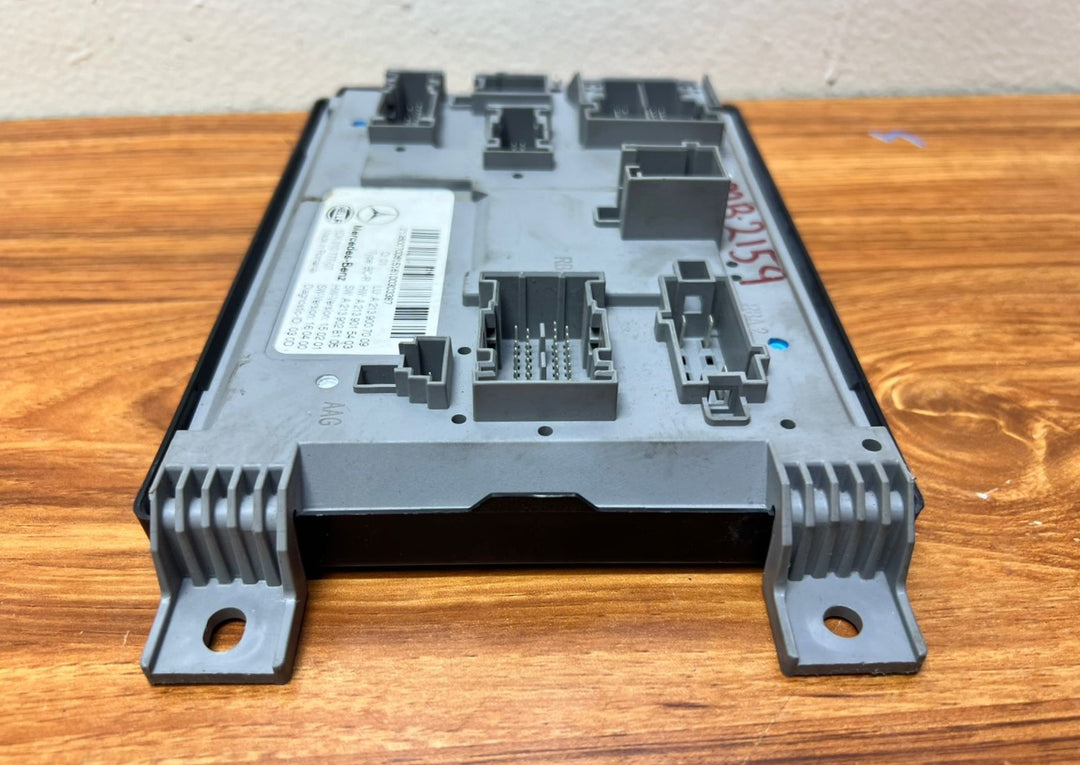 Mercedes-Benz E220 SAM Body Control Module A2139007009 E-Class W213 OEM