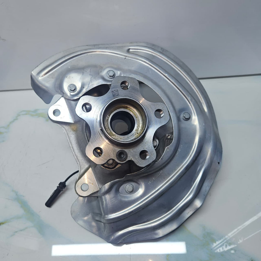 2018-2024 BMW X3 G01 X4 G02 HUB BEARING Knuckle RIGHT FRONT 6882598