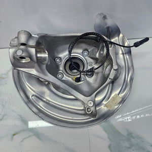 2018-2024 BMW X3 G01 X4 G02 HUB BEARING Knuckle RIGHT FRONT 6882598