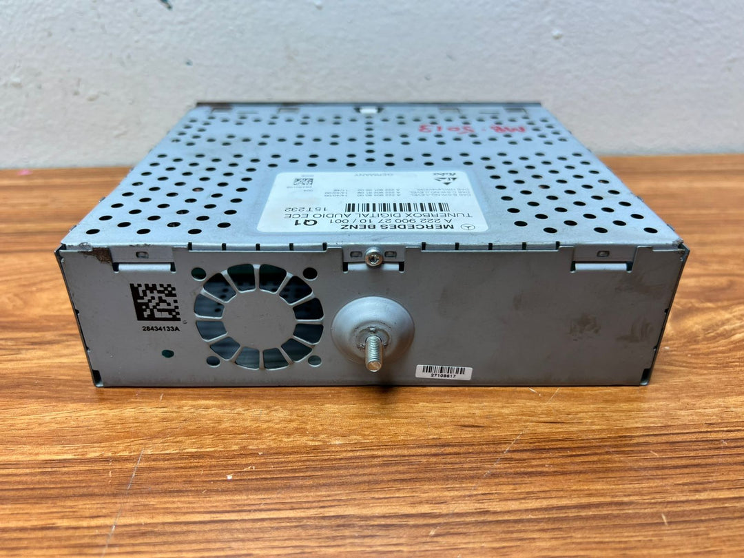 Mercedes-Benz Digital Audio Tuner Control Module A2229002710 W222 W292 GLE OEM