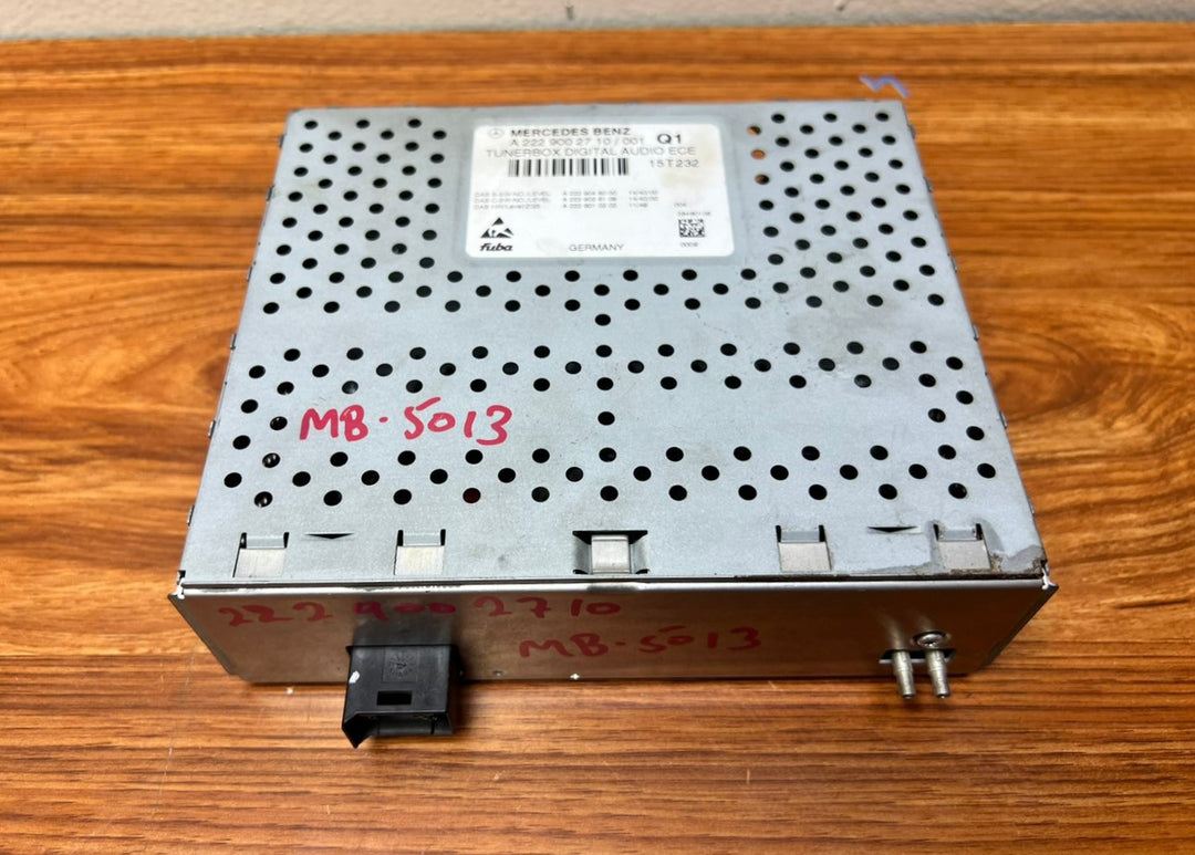 Mercedes-Benz Digital Audio Tuner Control Module A2229002710 W222 W292 GLE OEM